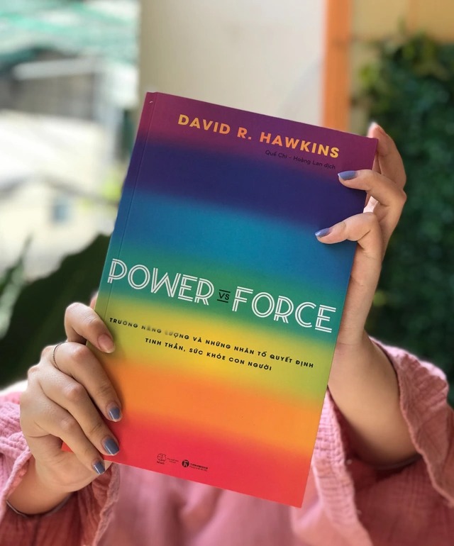 Suy nghĩ về Power vs Force của David R. Hawkins – khi “thử cơ” bá đạo hơn “cầu cơ”